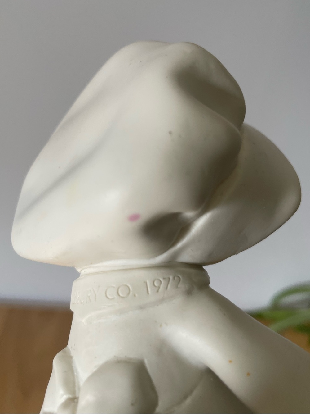 Vintage Pillsbury Doughboy 1971 and Doughgirl 1972 Rubber Figurine Pair - Picture 14 of 14